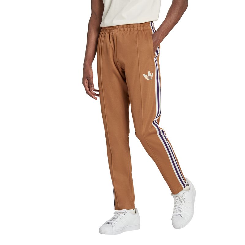 Adidas pantalon shop chino zapatillas