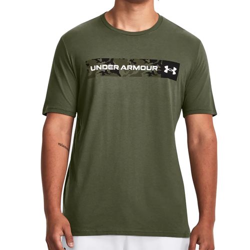 Remera Under Armour Camo Chest Stripe Hombre