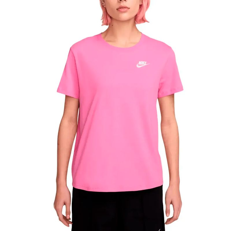 Remera Nike Sportswear Club Essentials Mujer