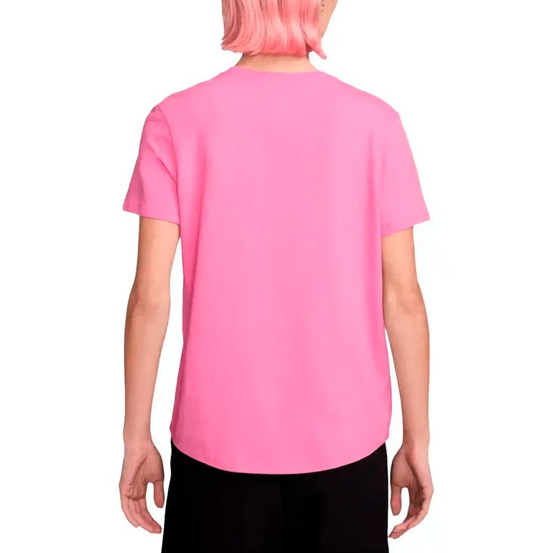 Remera Nike Sportswear Club Essentials Mujer