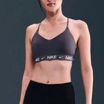 Top Nike Training Drifit Indy Light Support Mujer