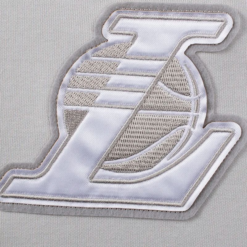 Pantalon Los Angeles Lakers Nba Jogger Metal Logo Regular Fit Hombre