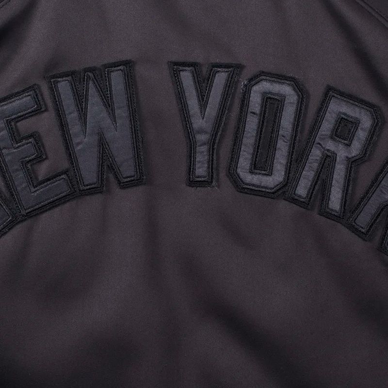 Campera New York Yankees Mlb Logo Raglan Sleeve Regular Fit Hombre