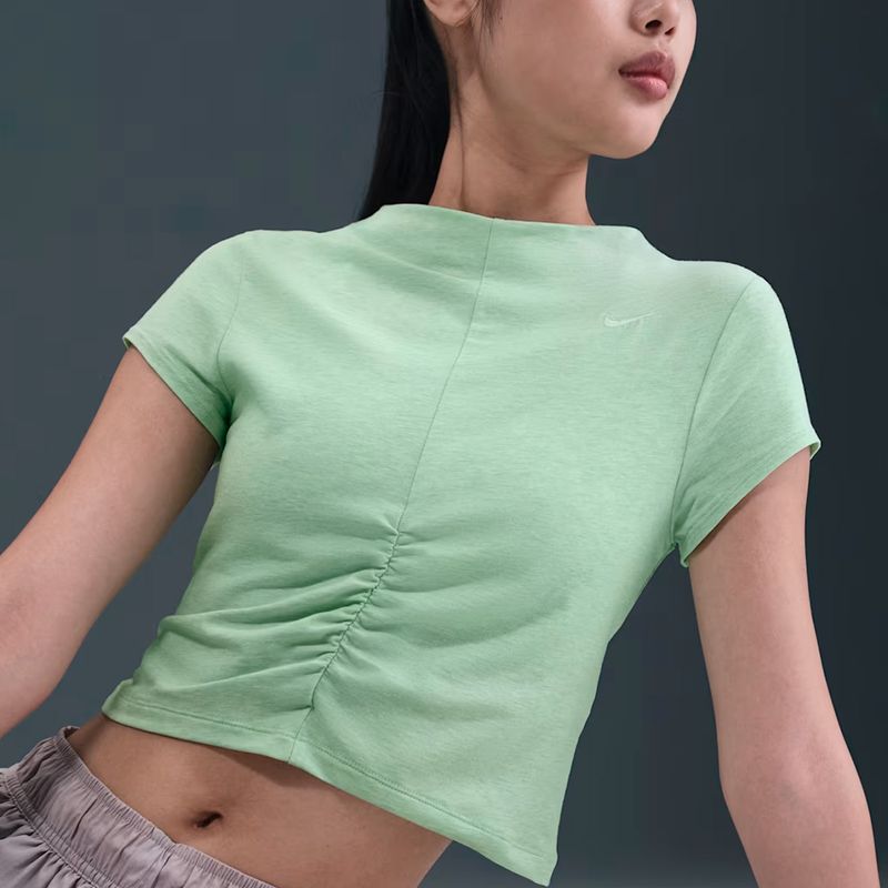 Remera Nike Sportswear Chill Knit Mujer