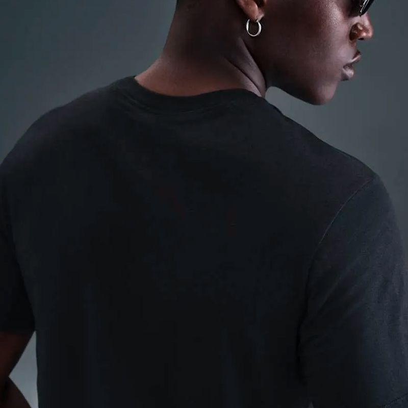 Remera Nike Sportswear 6mo Futura Hombre