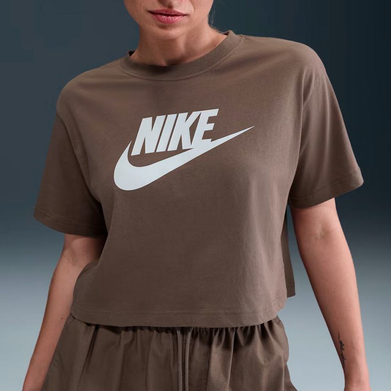 Remera Nike Sportswear Essentials Mujer